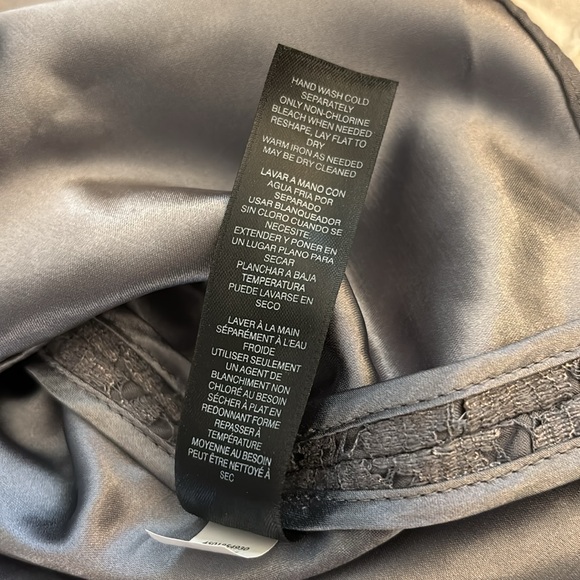 Blouse fully lined with lace overlay - Picture 6 of 6